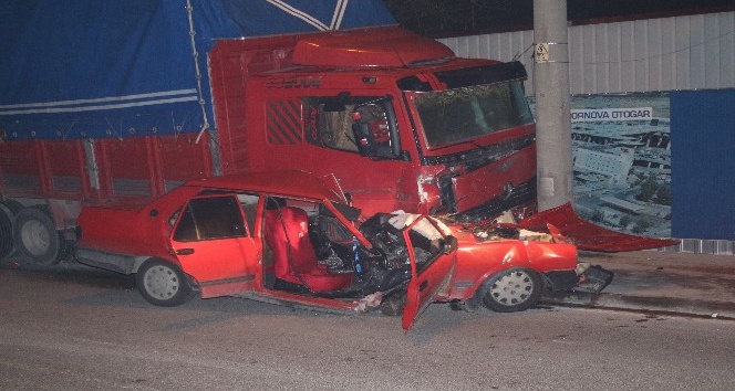 İzmir’de trafik kazası: 1’i ağır 2 yaralı