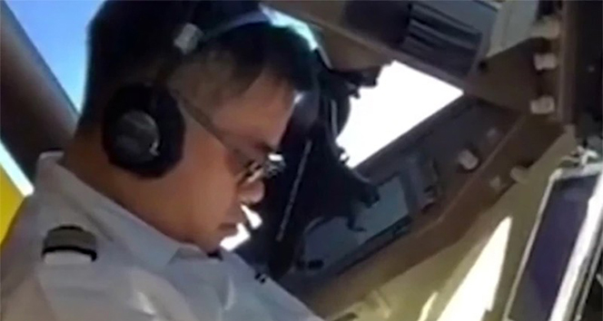 Dev yolcu uçağının pilotu uçuş sırasında uyuyakaldı