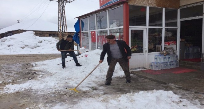 Bingöl’de kar etkili oldu, 40 köy yolu ulaşıma kapandı