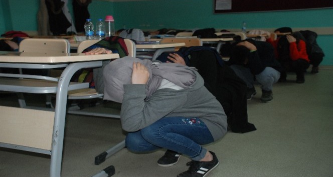 Deprem tatbikatı nefes kesti