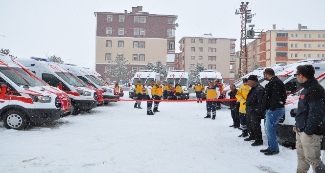 Kars’ta tam donanımlı 11 ambulans hizmete girdi