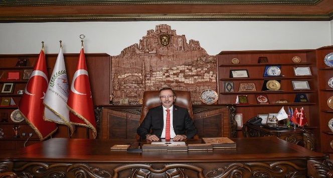 Belediye Başkanı Seçen, vatandaşları dolandırıcılara karşı uyardı