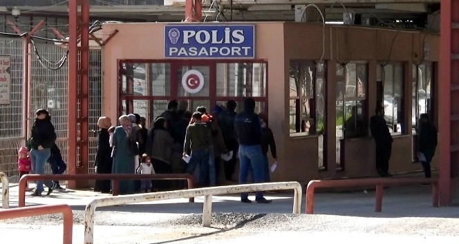 (Özel) Suriyeliler bir daha dönmemek üzere ülkelerine gidiyor