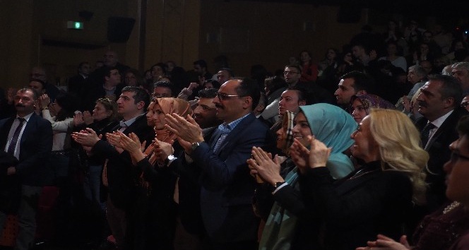 Mazhar Alanson’dan Cemal Reşit Rey Senfoni Orkestrası ile muhteşem konser