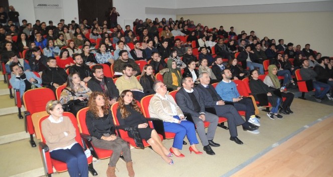 Ünlü sanatçı Cenk Doğar, öğrencilerle bir araya geldi