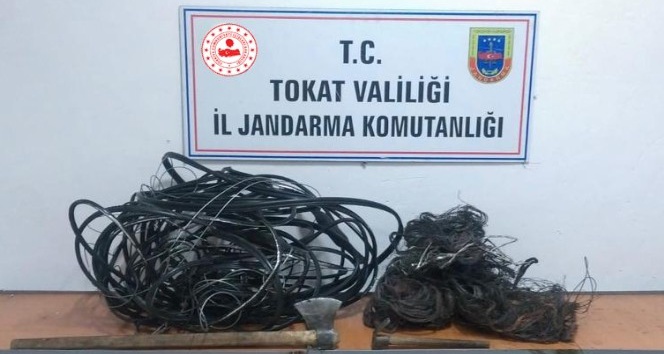 Haberleşmeyi balta ile kestiler