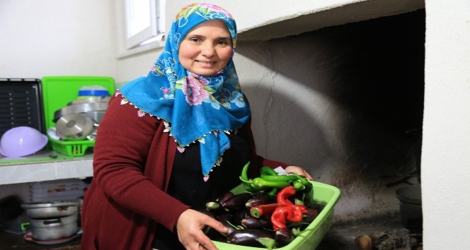 Kadın üretici, Çakırbeyli Köy Pazarı’nda kazandığı parayla evini yaptı