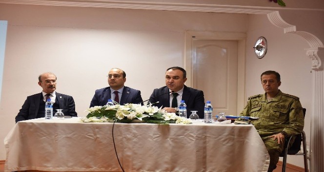 Elbeyli ilçesinde seçim güvenliği toplantısı