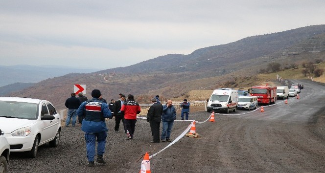 Kayıp 2 kişinin cansız bedeni 500 metrelik uçurumda bulundu