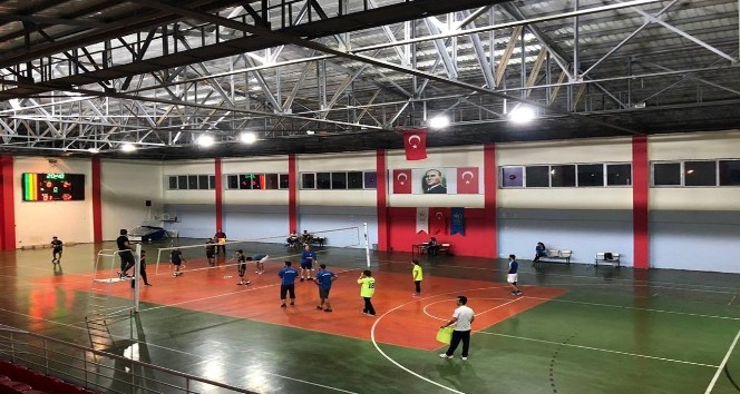 Sason’da okullar arası voleybol turnuvası finalleri yapıldı