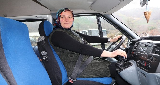 6 çocuk annesi kadın ödüllü bir servis şoförü