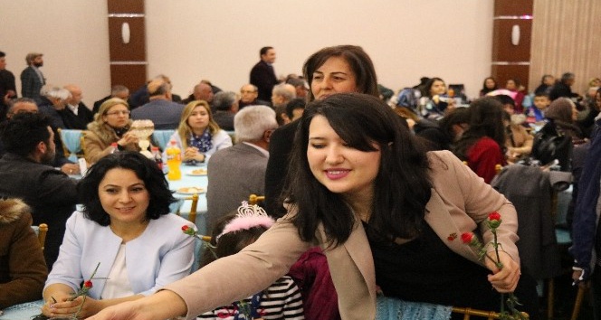 CHP Genel Başkan Yardımcısı Gökçen Kırşehir’de Kadınlar Günü programına katıldı