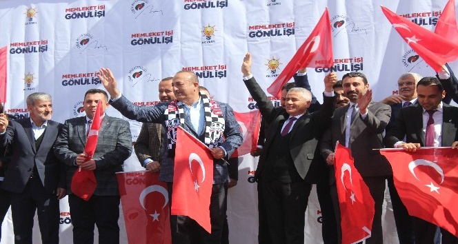 Bakan Çavuşoğlu: &quot;PKK, HDP ve CHP üzerinden şehirlere yerleşmek istiyor&quot;