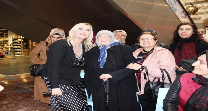 Derya Baykal Diyarbakırlı kadınlarla buluştu