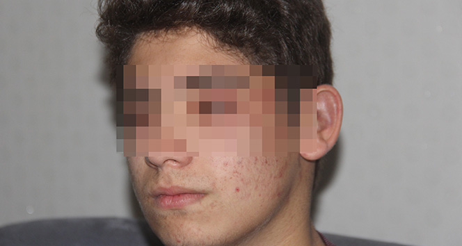 ÃocuÄu boks makinesi yerine koyup dövdü, arkadaÅı videoya çekti