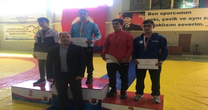 Kayseri Güreş Eğitim Merkezi Türkiye Üçüncüsü