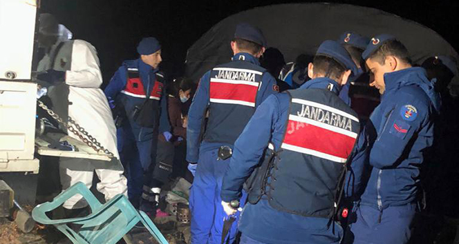 Adana'da 5 kiÅinin cesedi sahilde Ã§adÄ±rda bulundu