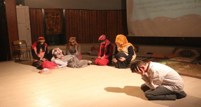 Ağrı’da lise öğrencilerinden tiyatro gösterisi