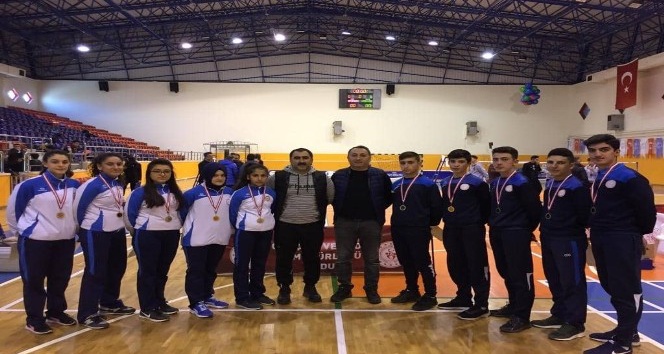 Spor Lisesi Badminton takımı birinci oldu