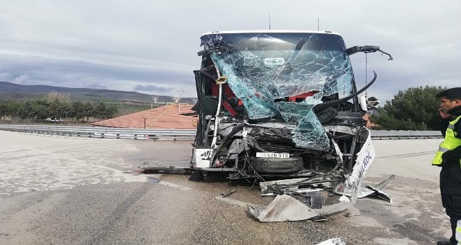 Amasya’da yolcu otobüsü ile kamyon çarpıştı