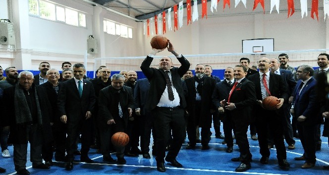 Mehmet Atalay’ın adı spor salonuna verildi