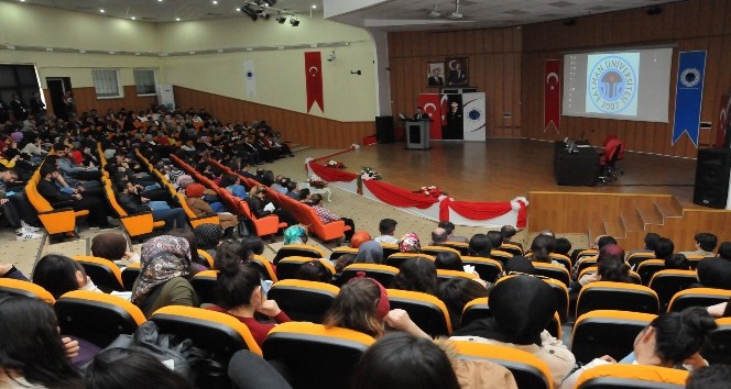 Batman Üniversitesi’nde ’Milletin Sesi Mehmet Akif’ paneli düzenlendi
