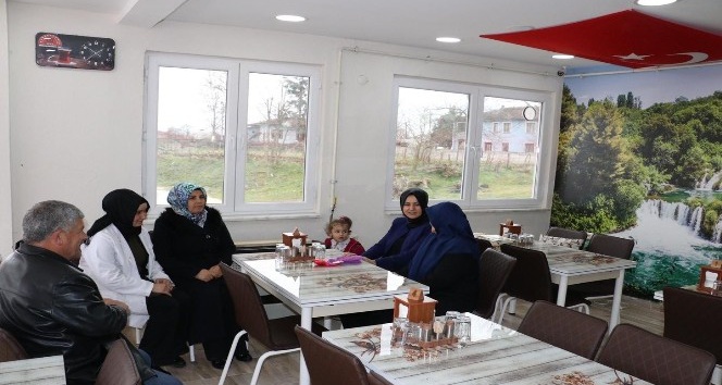 Vali’nin eşi Nurgül Dağlı Şehit ailesini ziyaret etti