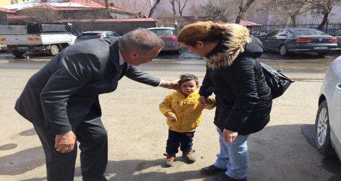 Kars’ta DSP’nin Belediye Başkan adayı Alibeyoğlu, yoğun ilgi görüyor