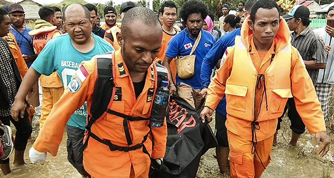 Endonezya’da sel felaketi: 63 ölü, 21 yaralı