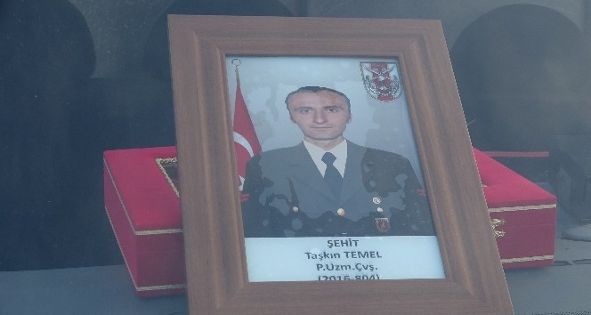 Gümüşhaneli şehidin cenazesi uçakla Trabzon’a getirildi