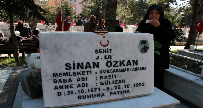 Şehit annesi oğlunun isminin bir okula verilmesini istedi