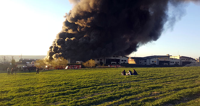 Hadımköy’deki fabrika yangını 9 saattir devam ediyor