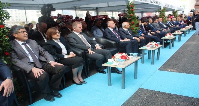 Şehitkamil Nikah Salonu görkemli bir açılışla hizmete girdi