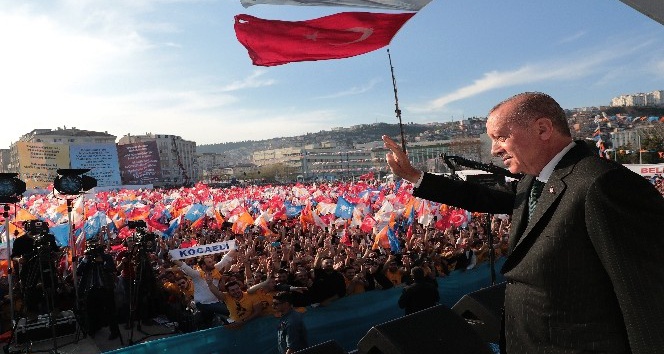 Cumhurbaşkanı Erdoğan: “Türkiye’nin güçlü durmaktan başka hiçbir yolu yok”