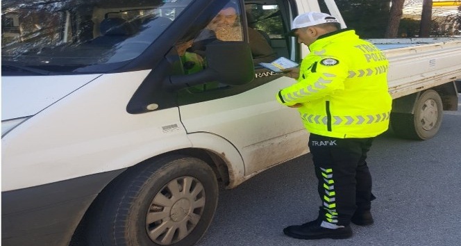 Kargı’da trafik polisleri yeni kıyafetlerini giydi