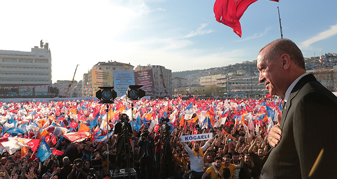 Cumhurbaşkanı Erdoğan: 'Bu ülkeyi birilerinin lütufu olarak değil çarpışa çarpışa, şehitler vererek kurduk'