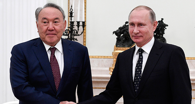 Kazakistan Cumhurbaşkanı Nazarbayev istifa öncesi Putin&#039;i aradı