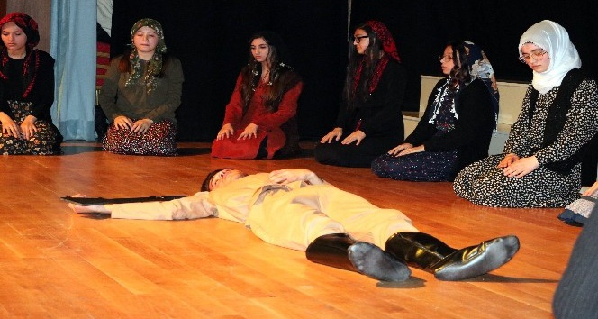 Çözüm Koleji Çanakkale şehitlerini andı