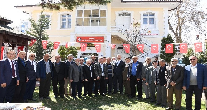 Başkan Altay, şehit ailelerini ziyaret etti