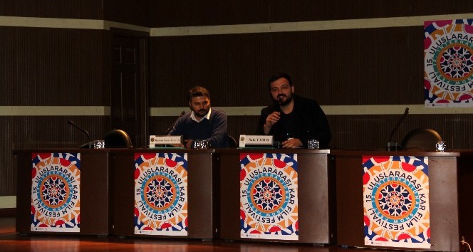 "Deliler" film ekibi öğrencilerle bir araya geldi
