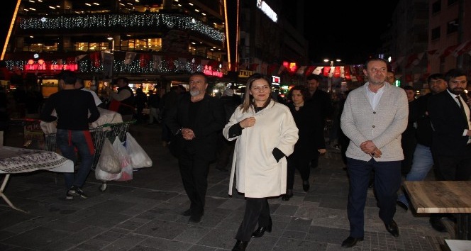 AK Parti’li Türkmen, oyun salonlarını ziyaret etti