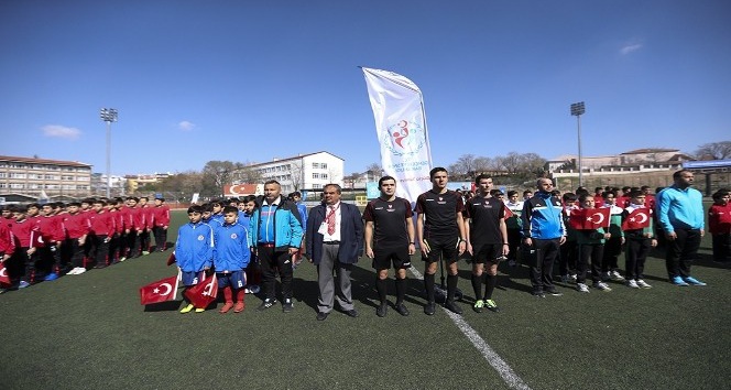 Gençlik ve Spor Bakanlığının ‘Futbol Altyapı Gelişim Projesi’ başladı