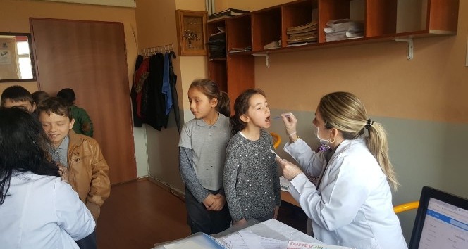 Düzce’de okullarda ağız ve diş sağlığı taraması yapıldı