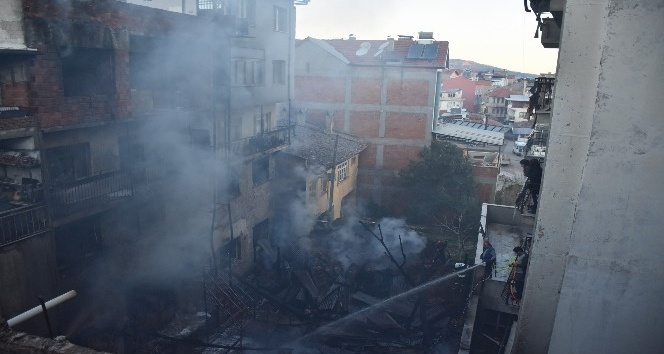 Aydın’da bir mahalle komple yanmaktan kurtuldu