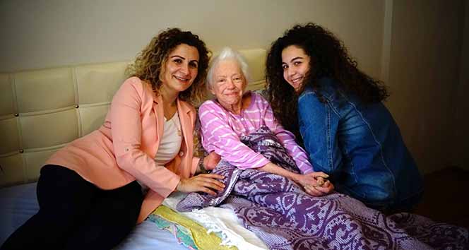 Türk anne ve kızı ile Amerikalı kadının iyilik hikayesi