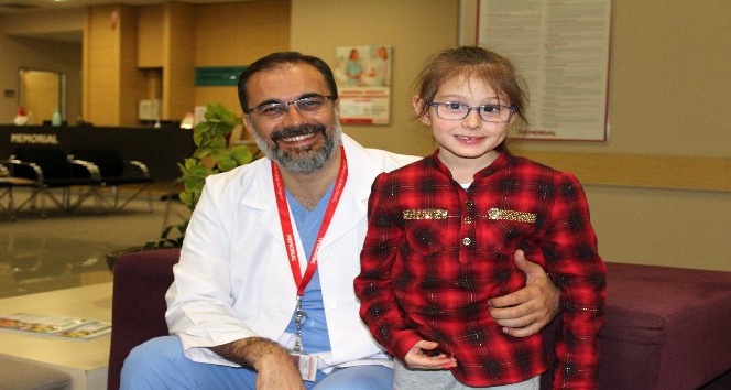 6 buçuk yaşındaki Seher karaciğerindeki kitlelerden kurtuldu