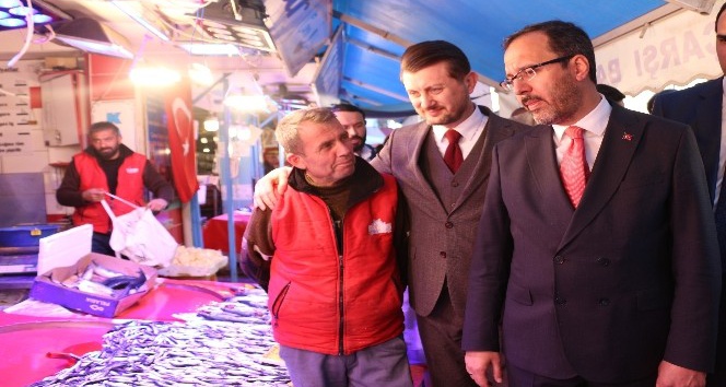 Bakan Kasapoğlu, Hamamyolu esnafını ziyaret etti