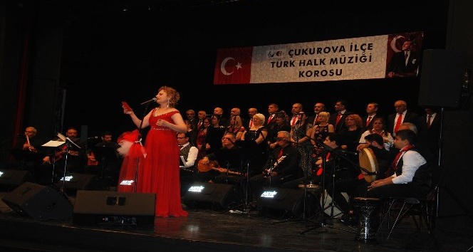 Çukurova Türk Halk Müziği Korosu konser verdi