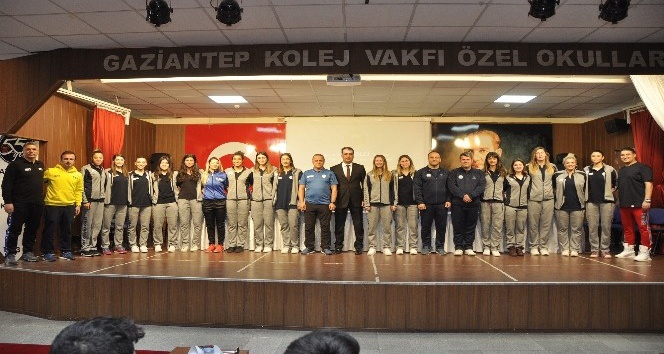 GKV’liler Merinos’un şampiyon bayan voleybol takımını ağırladı