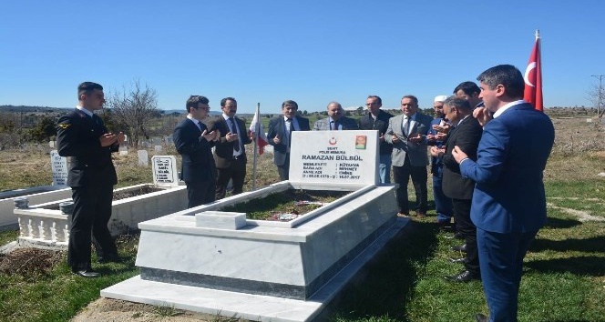 Çavdarhisar’da protokol tarafından Şehit mezarları ziyaret edildi